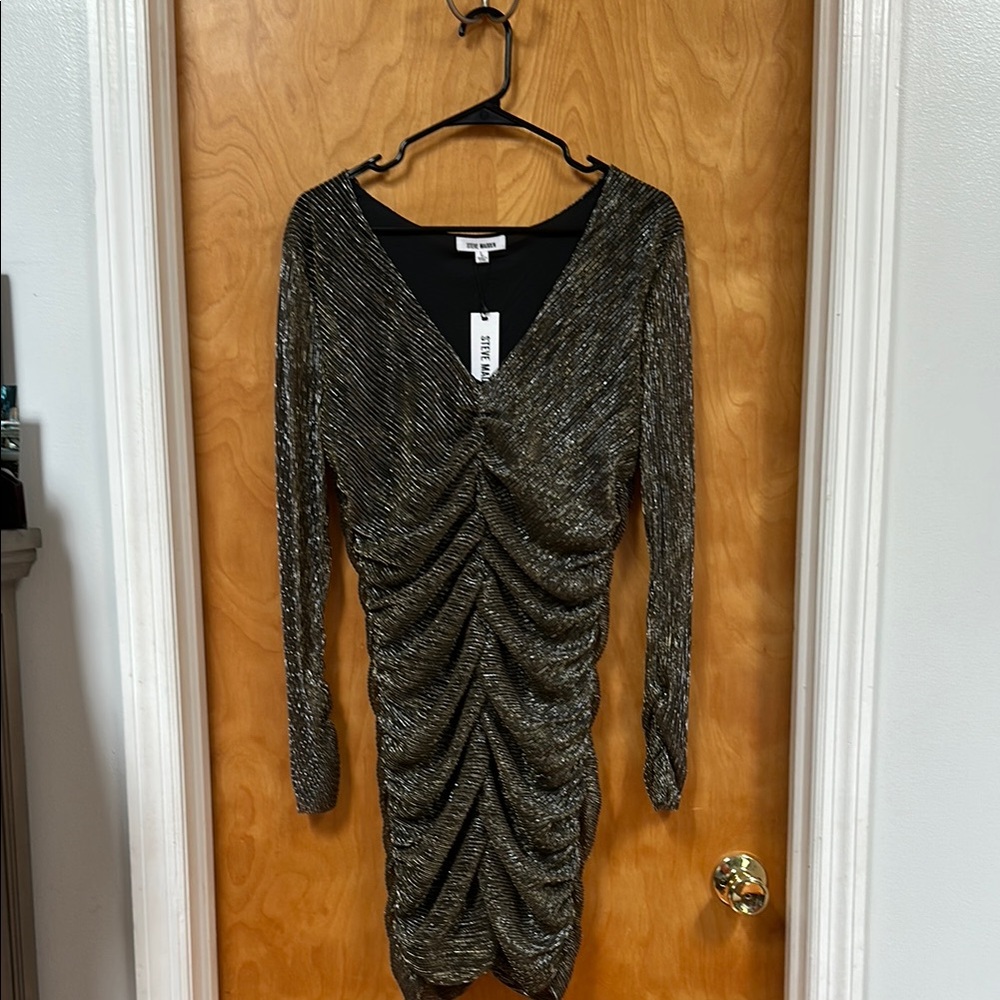 Steve Madden Black and Gold Ruched Bodycon Dress. NWT. Size Large.